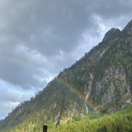 Rexhepi, Valbone בית הארחה